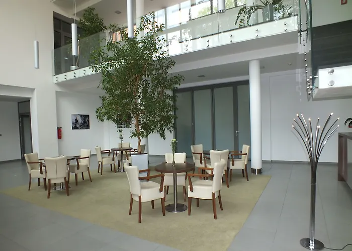 Lesni فندق Březnice