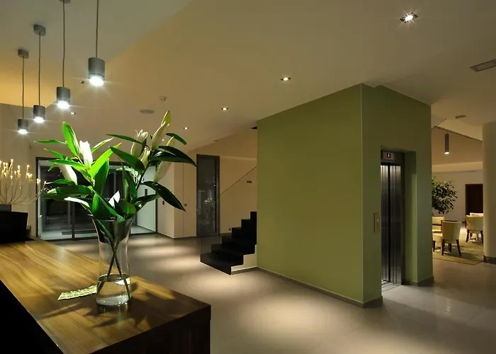 Lesni فندق Březnice